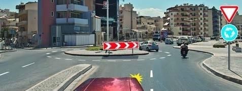 Въезд на перекресток с указанной полосы: