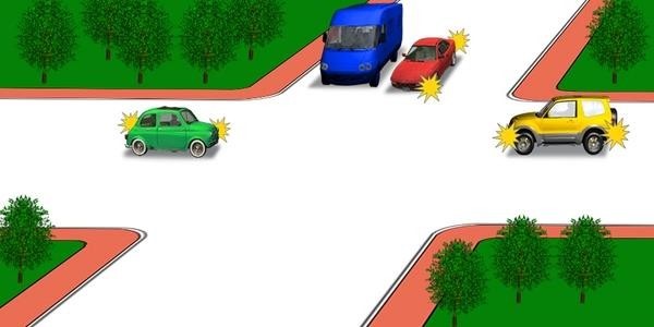 Перекресток проедет первым