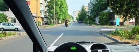 При данной ситуации поворот направо выполняем,