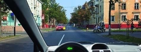 При выполнении поворота налево: